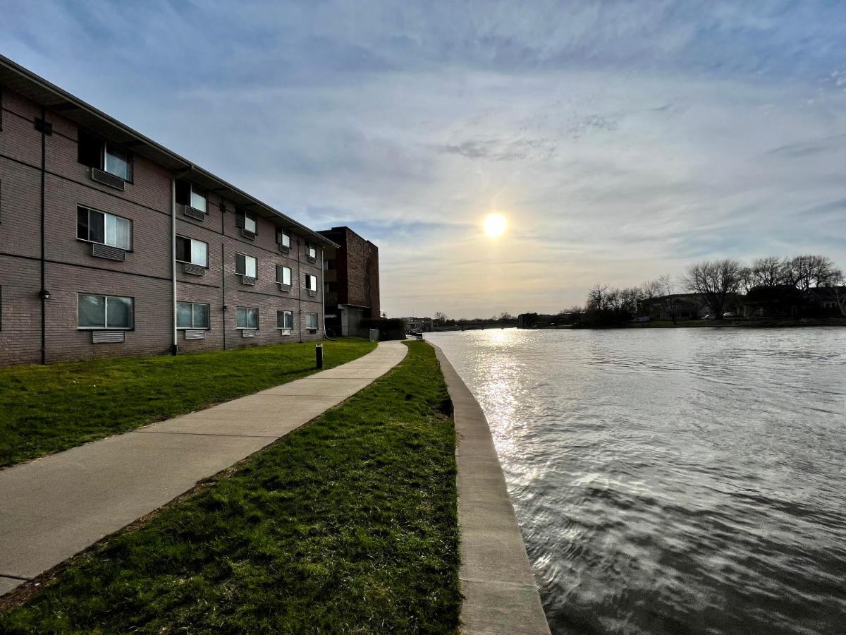River Walk Inn - Housity