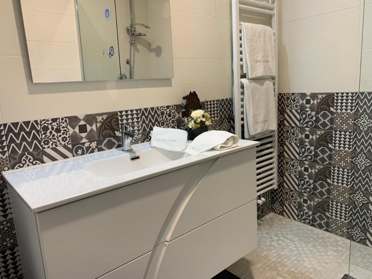 Bed & Breakfast Indi Thelar - Housity
