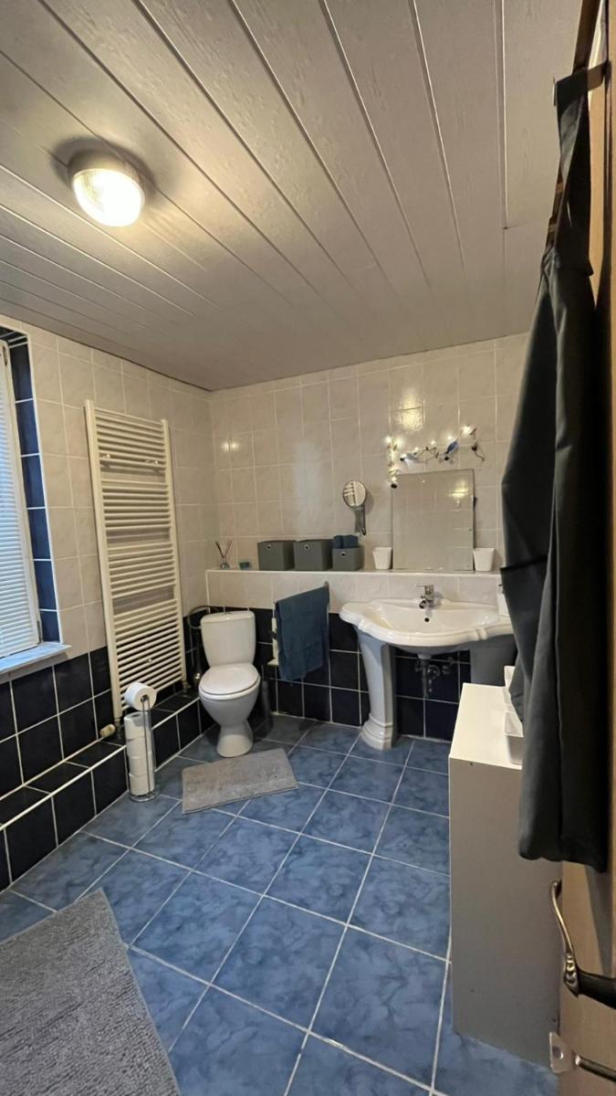 Monteure, ganzes Haus, Schwarzheide, Haus 1 - Housity