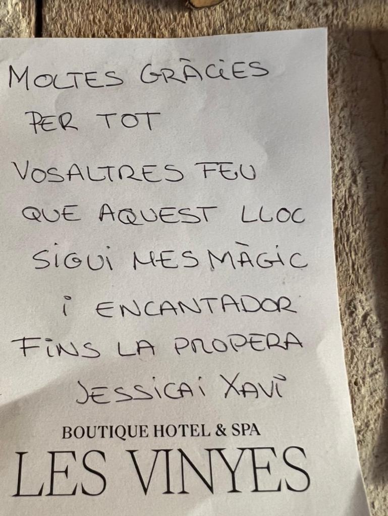 Certificado, premio, señal o documento que está expuesto en Les Vinyes Alojamiento Rural Boutique & SPA