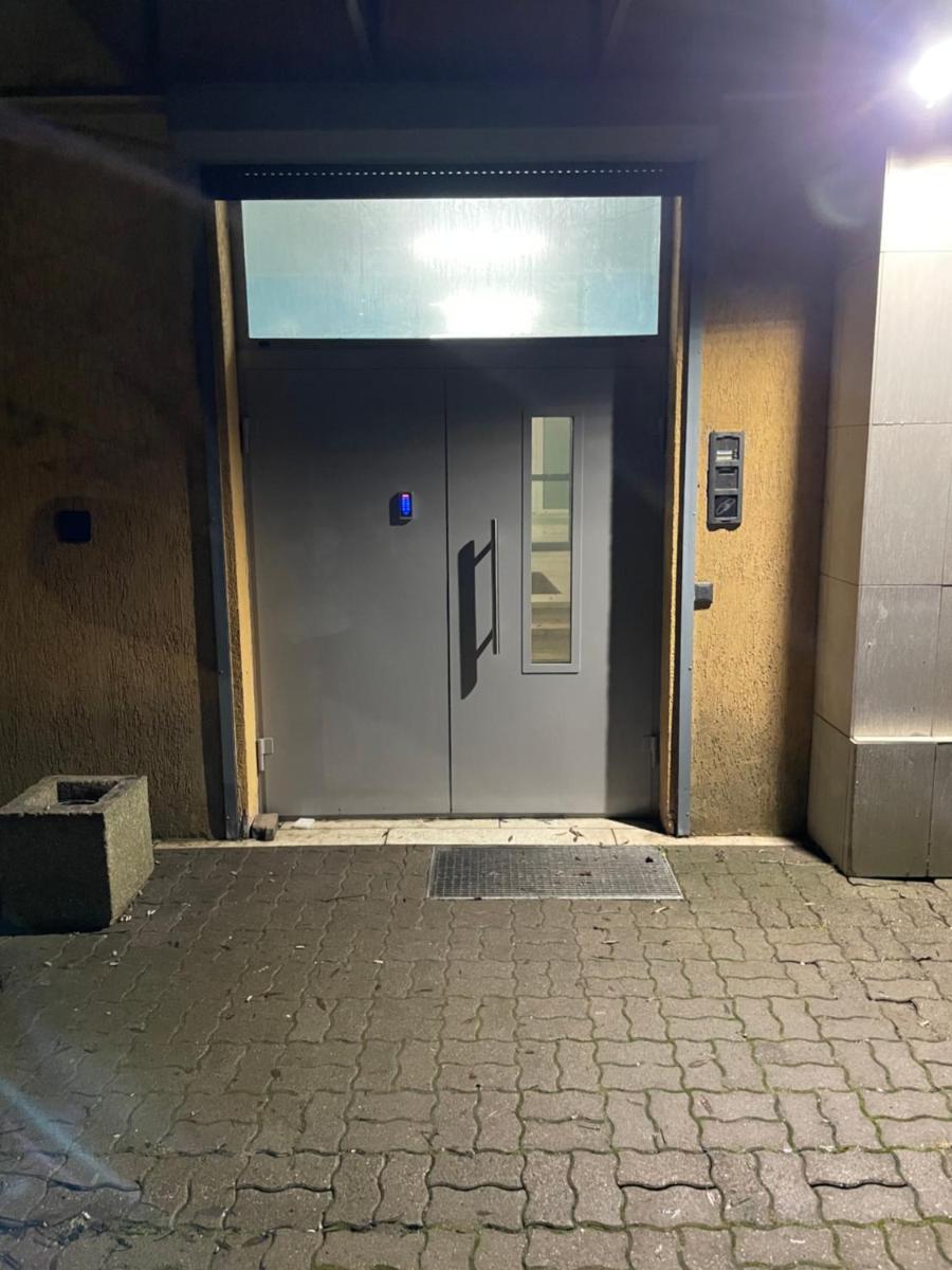 Suitetrails - Airport Apartment 28 Self Check-In Parking Free