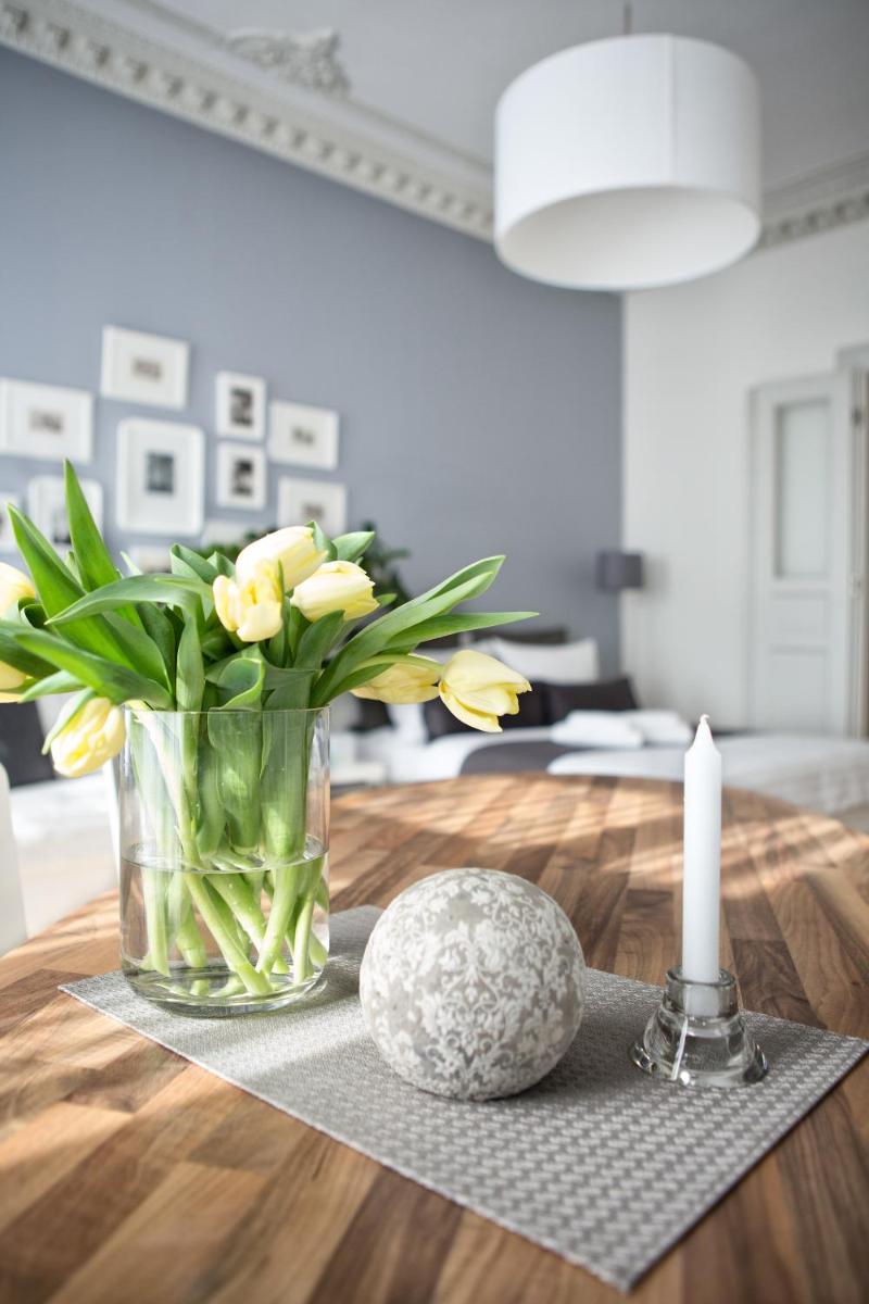 Studio 44 - Housity