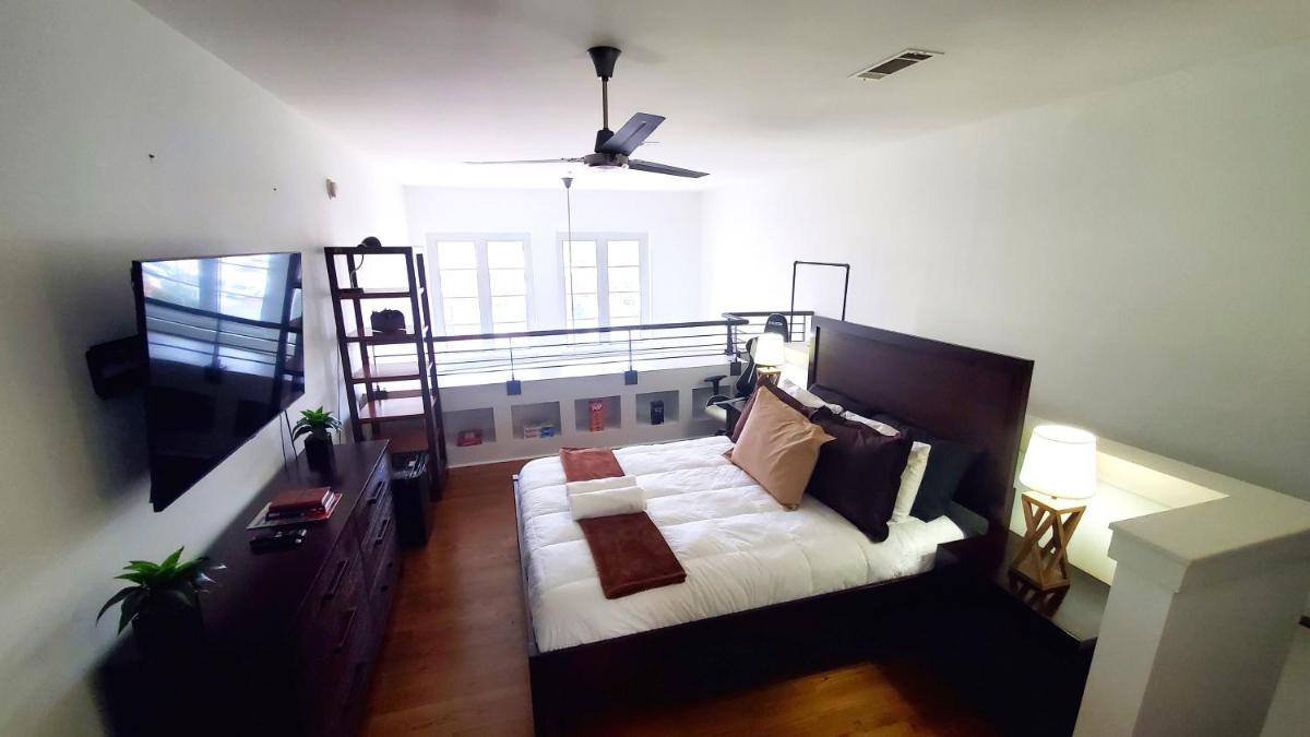 Couples Modern Retreat ! - Housity