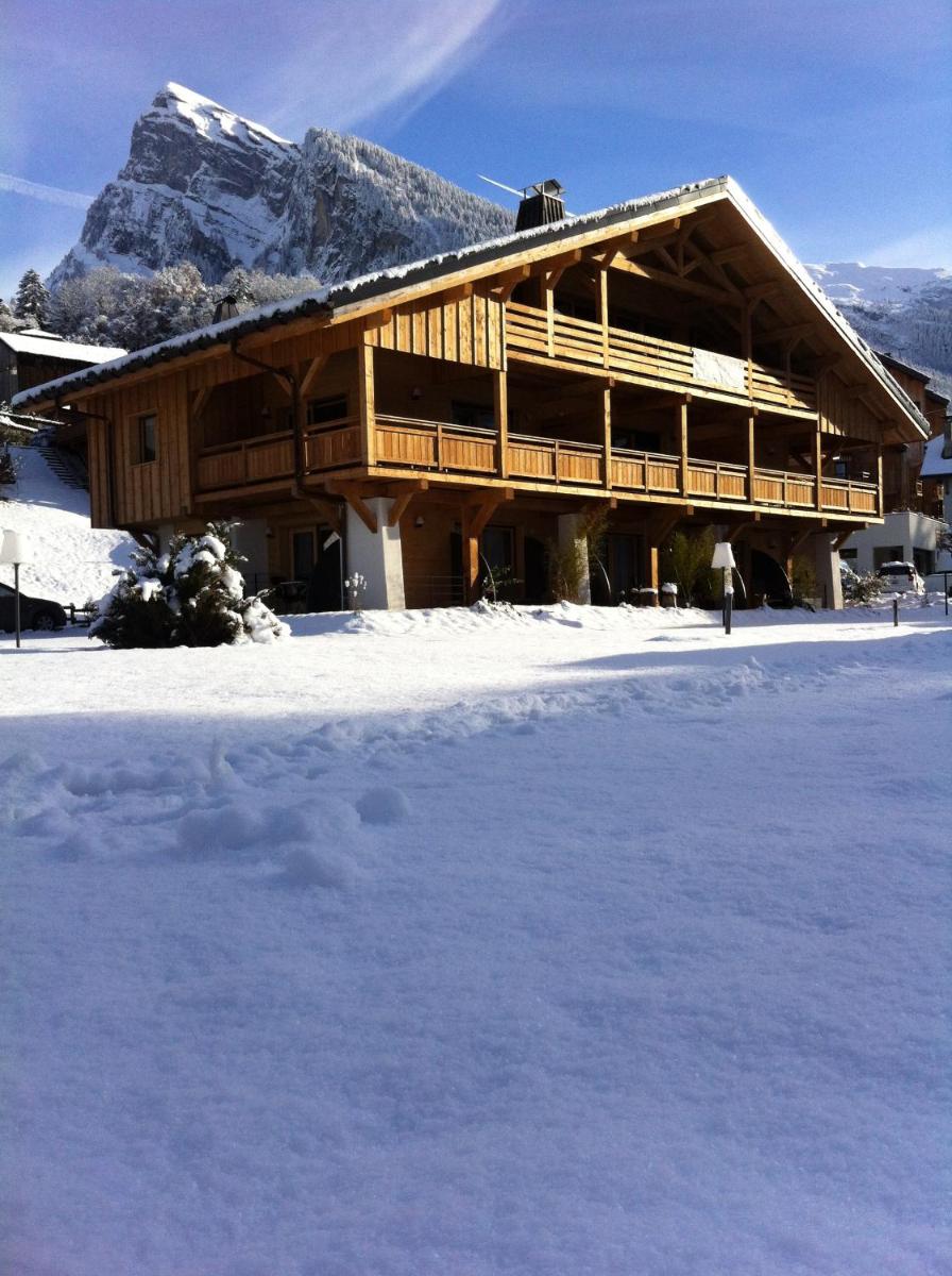 Vue générale sur la montagne ou vue sur la montagne depuis l'hôtel