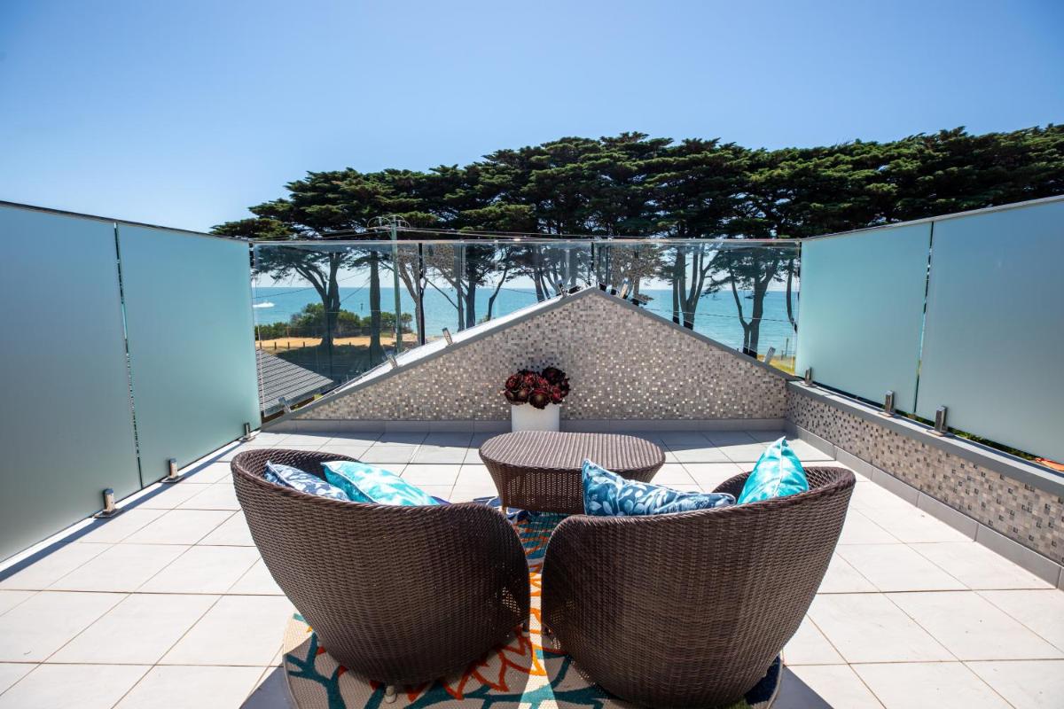 Luxurious 4 Bedroom House with Stunning Beach view in St Leonards - Housity
