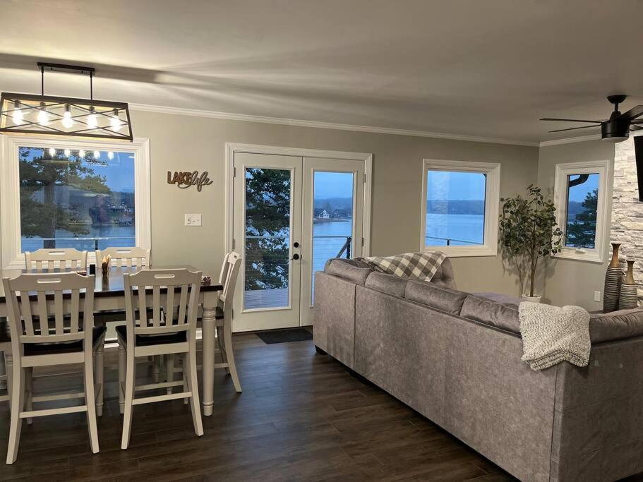 Modern Lakefront Views at Lake Hickory Haven - Housity