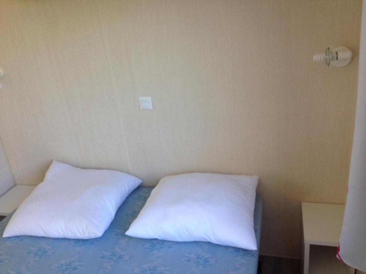 Mobil-Home Les Moutiers-en-Retz, 3 pièces, 4 personnes - FR-1-612-30 - Housity