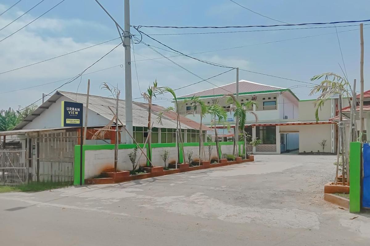 Urbanview Hotel Tirtamaya Jaya Indah Indramayu by RedDoorz - Housity