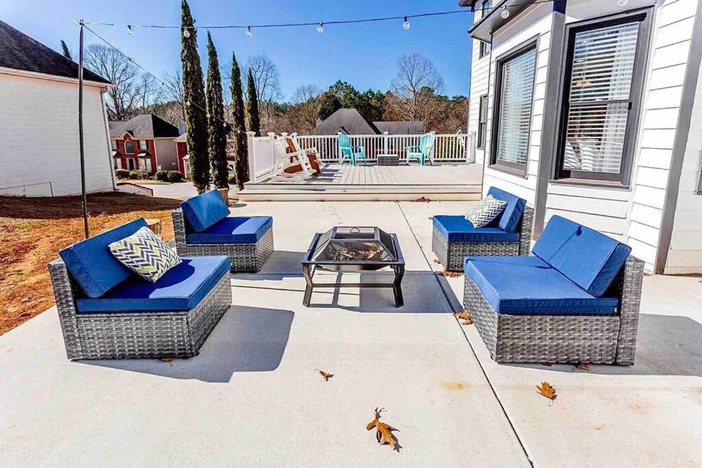 Hip & Cozy Getaway - 5 mins to DT Lawrenceville! - Housity