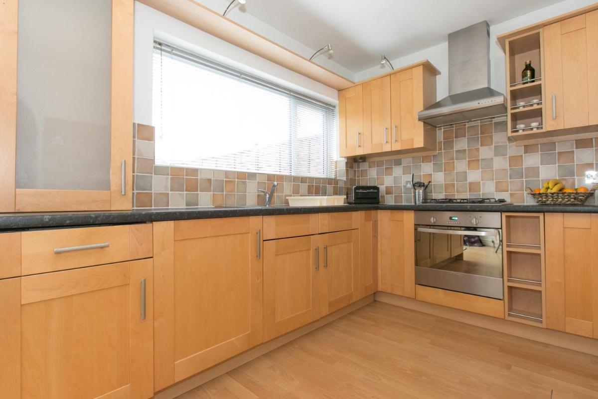 ire House Eire House - Housity