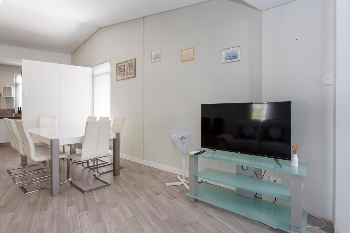 Waverley apartment F-two bedrooms wifi available - Housity