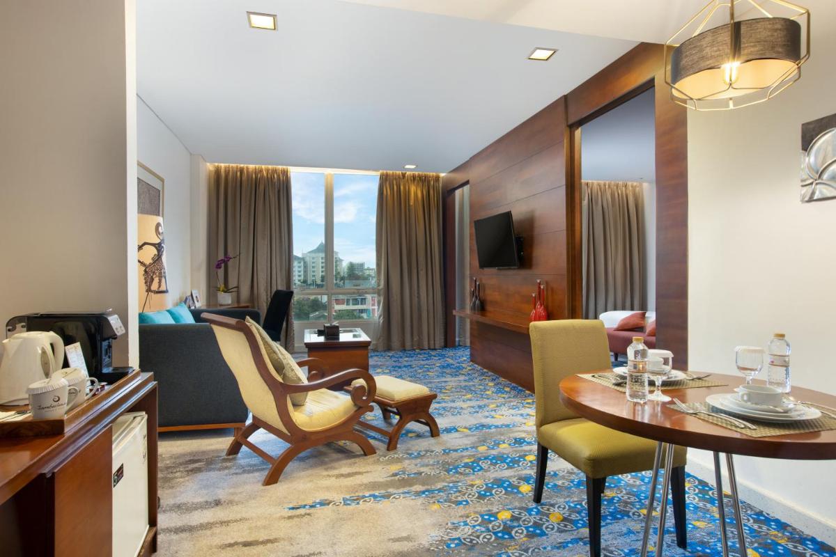 Jambuluwuk Malioboro Hotel Yogyakarta - Housity