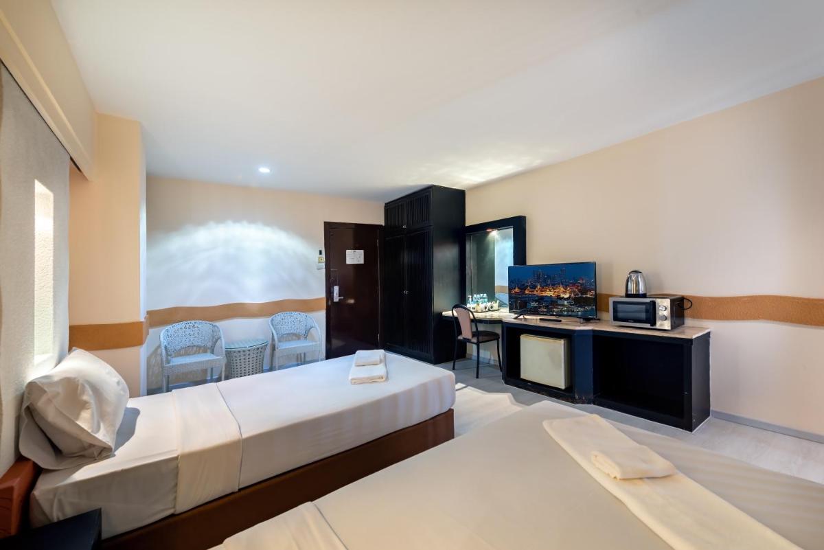 The Legacy Convention Hotel - Housity