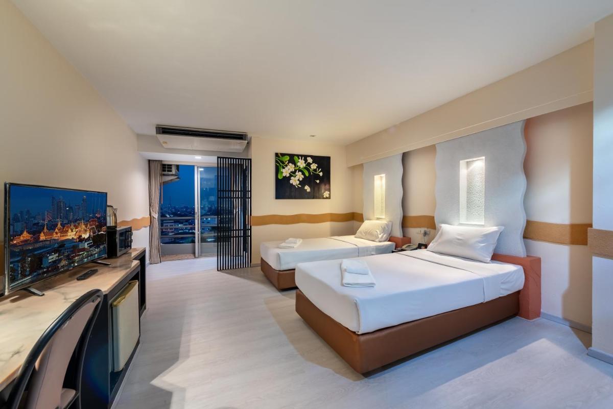 The Legacy Convention Hotel - Housity