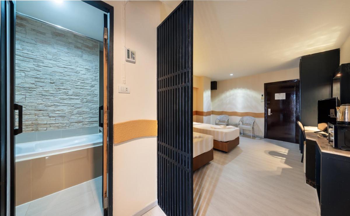 The Legacy Convention Hotel - Housity