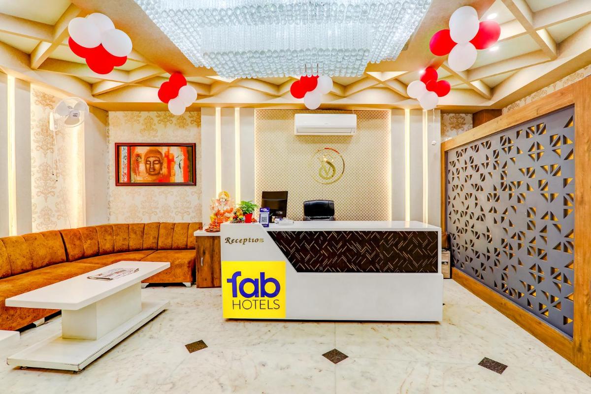 FabHotel V Square - Housity