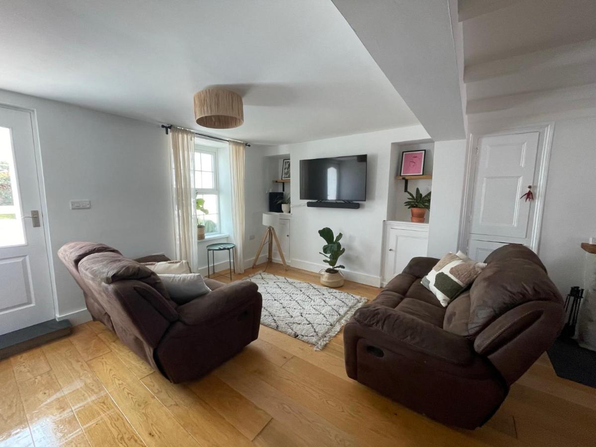 Idyllic cottage - near St Agnes and Porthtowan - Housity