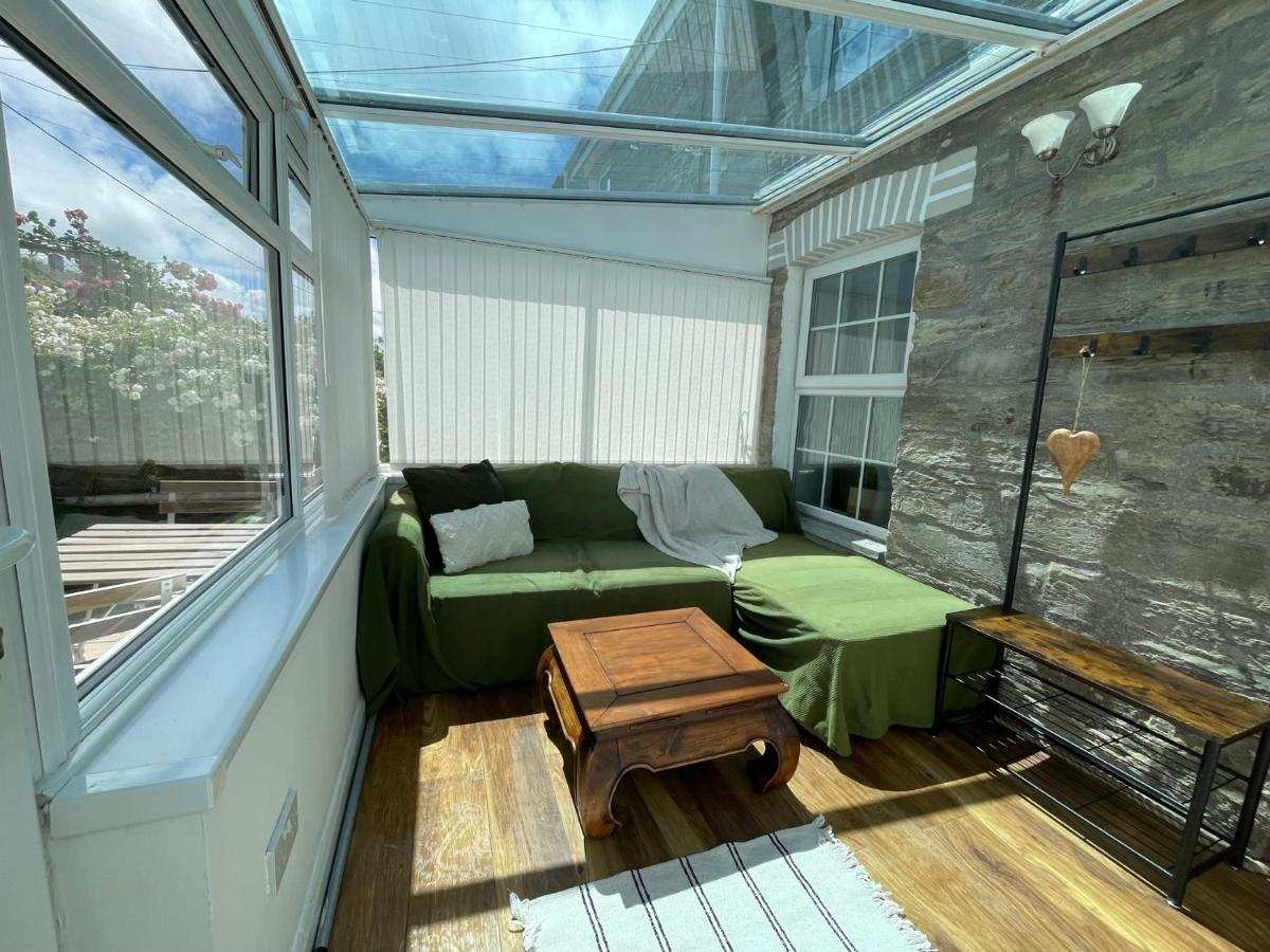 Idyllic cottage - near St Agnes and Porthtowan - Housity