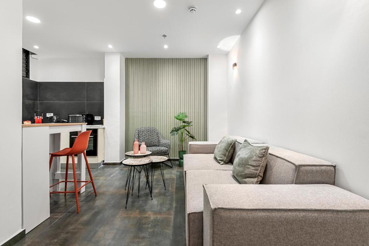 Suitetrails - Brand new apartment w Bomb Shelter next to the beach M4