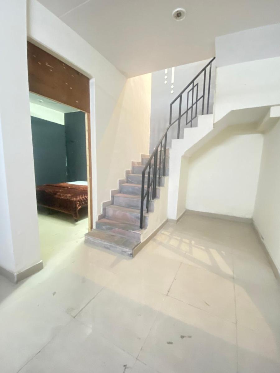 Condo apartment with 3 bedrooms - Housity