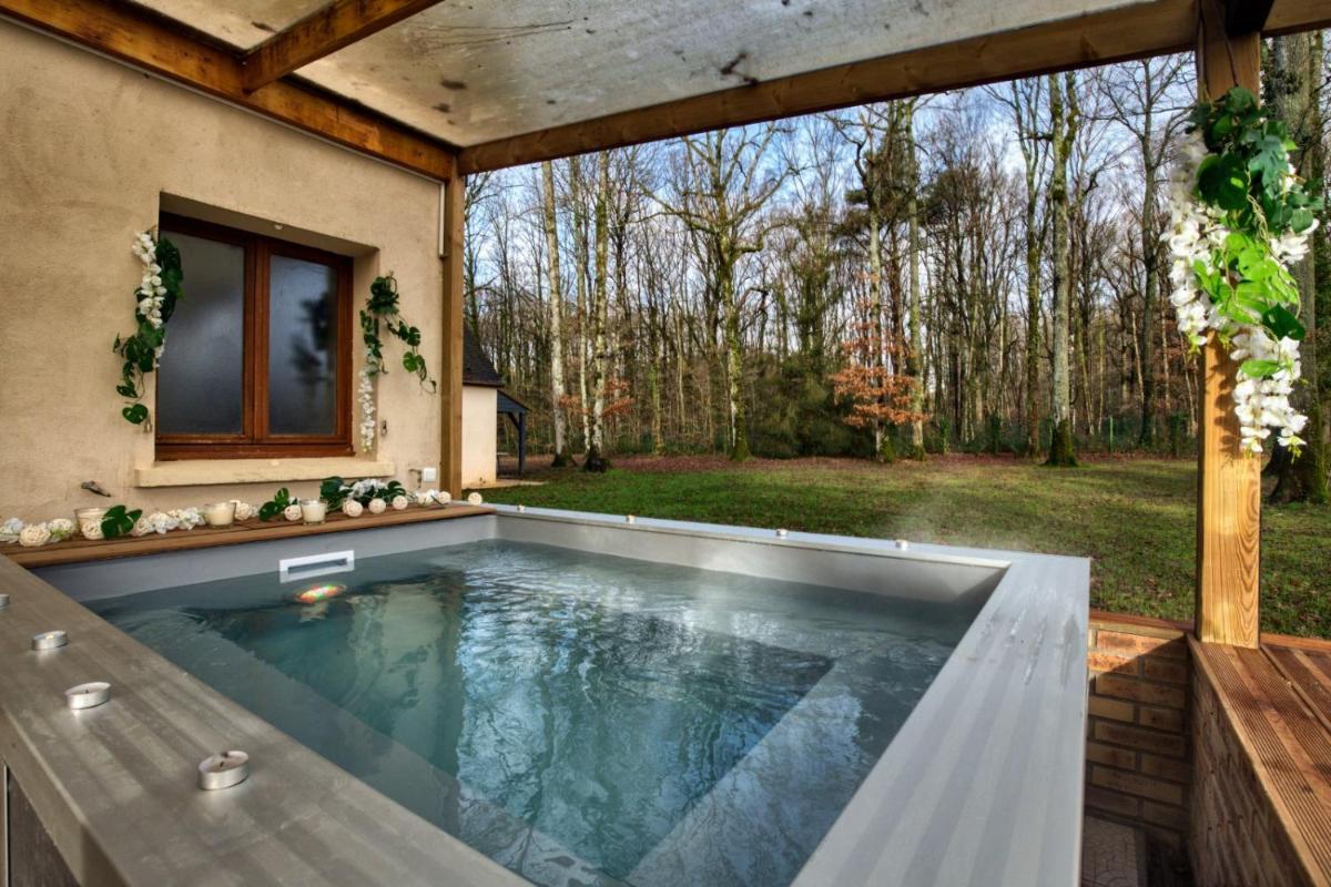 Crazy Villa Ecottay 61 - Heated pool & sauna - 2h from Paris - 30p - Housity