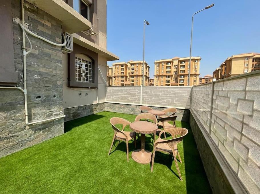 Lovely 3 bedroom ground floor flat. Private garden - Housity