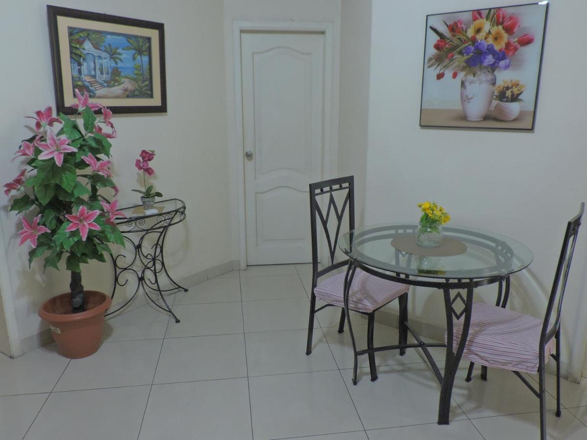 Jeshua Simmonds Inn - Housity