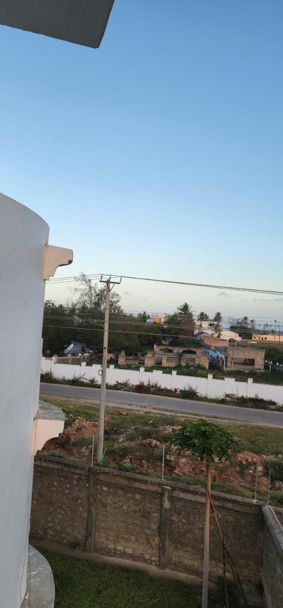 PRIDE -In PARADISE HOMESTAY - Housity