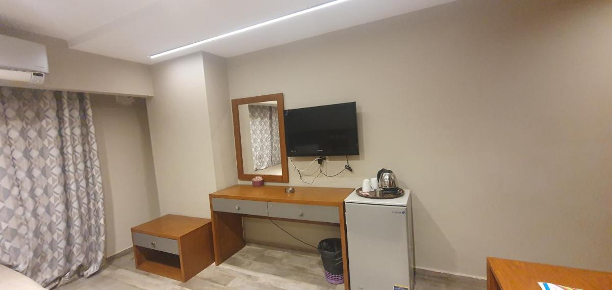 Garden City Plaza Hotel - Housity