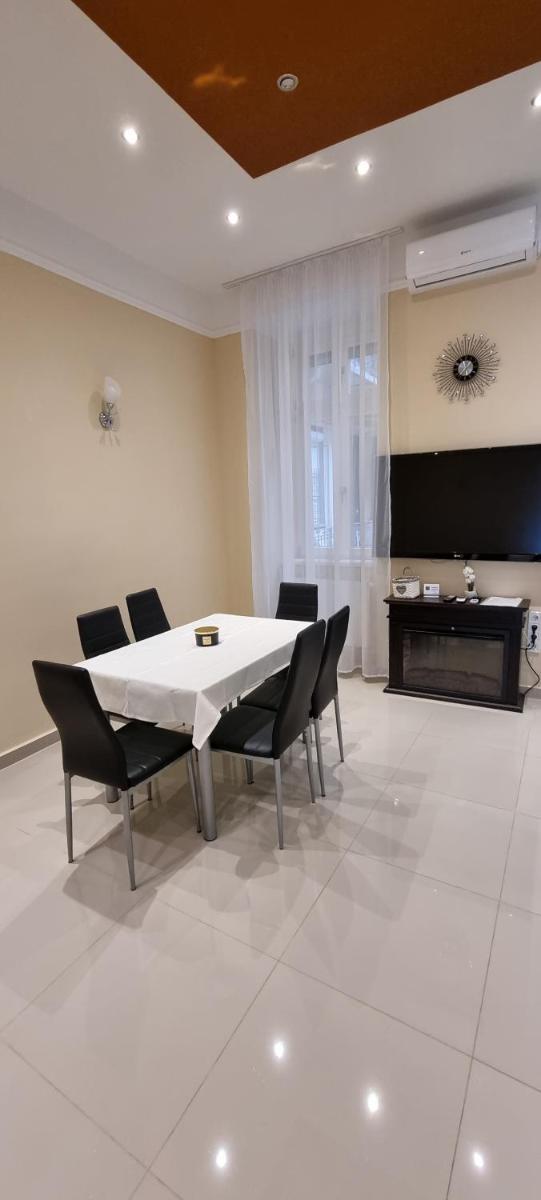 Hungary Residence Westend - Housity