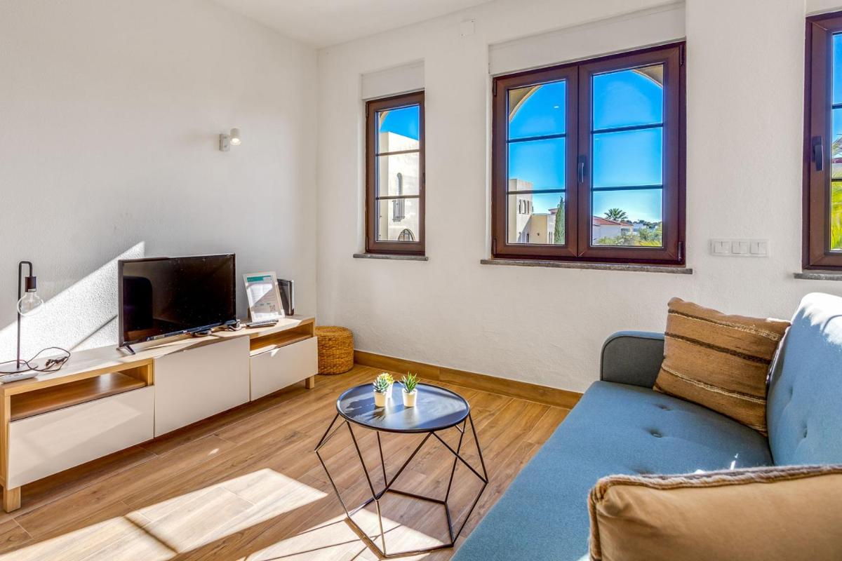 Quinta dos Arcos 2BR w/ AC & Pool by LovelyStay - Housity