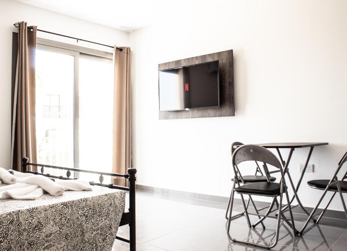 Suitetrails - Spacious studio - short walk from Nissi beach!