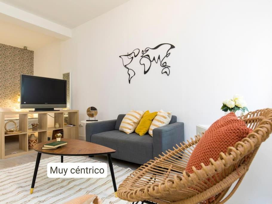 Moderno apartamento en casco histórico + desayuno! - Housity