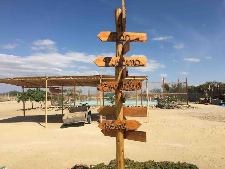 Kalani Heights Cute Little Pool Apartment - Housity