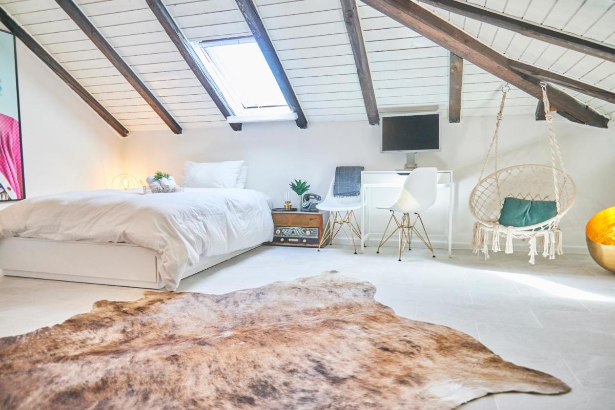 Cozy Artist Loft - Housity