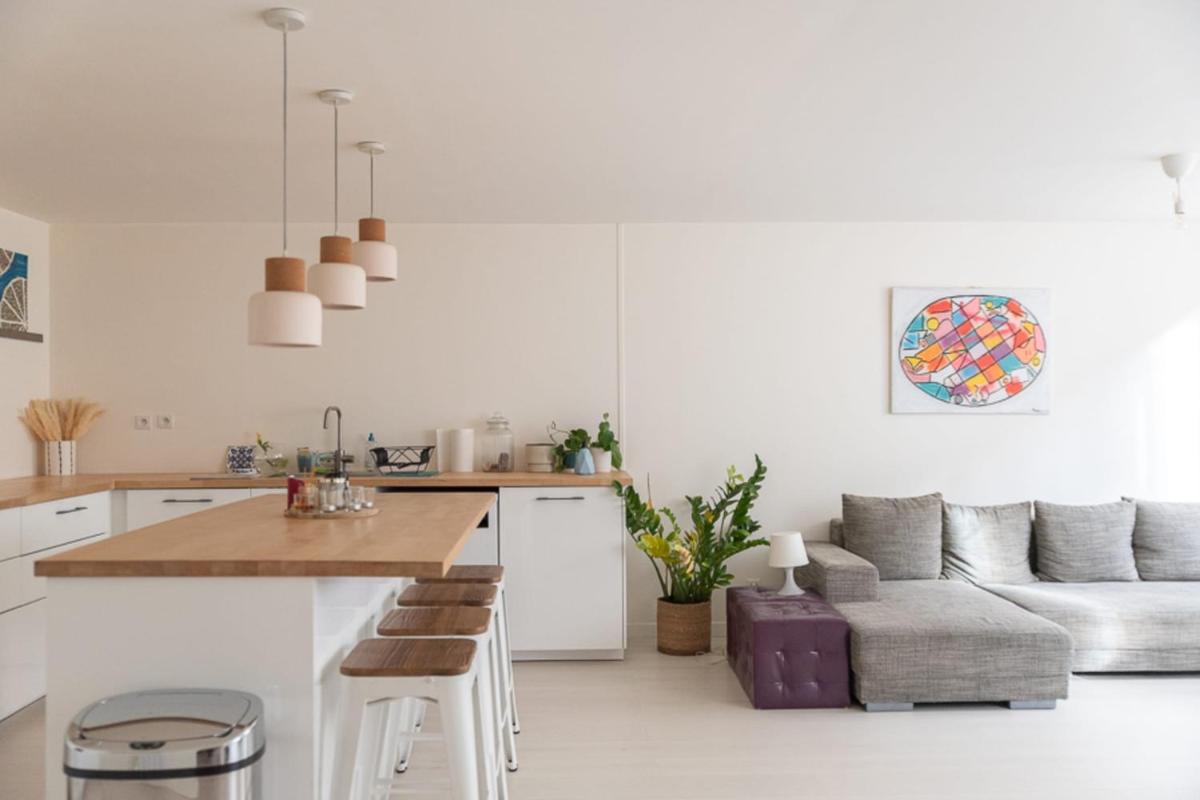 Spacious and very bright apartment - Housity