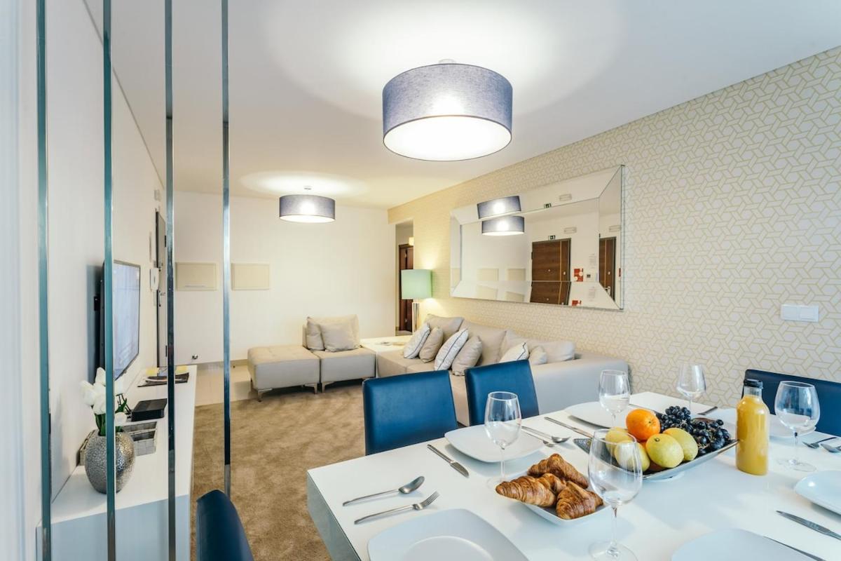 Best Houses 23: Stunning Apartment, Great Location - Housity