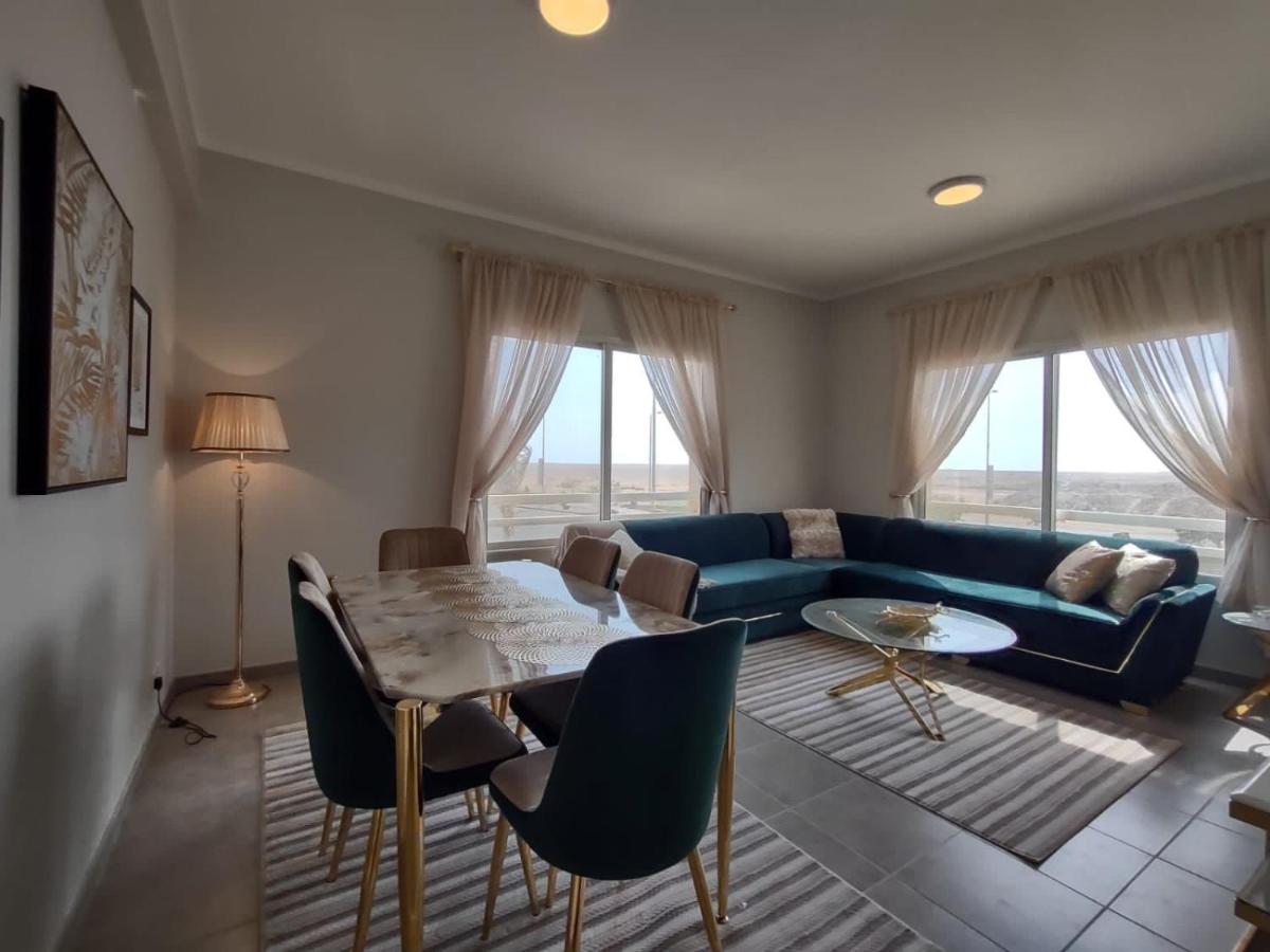 Grandeur Sunrise Apartments - Housity