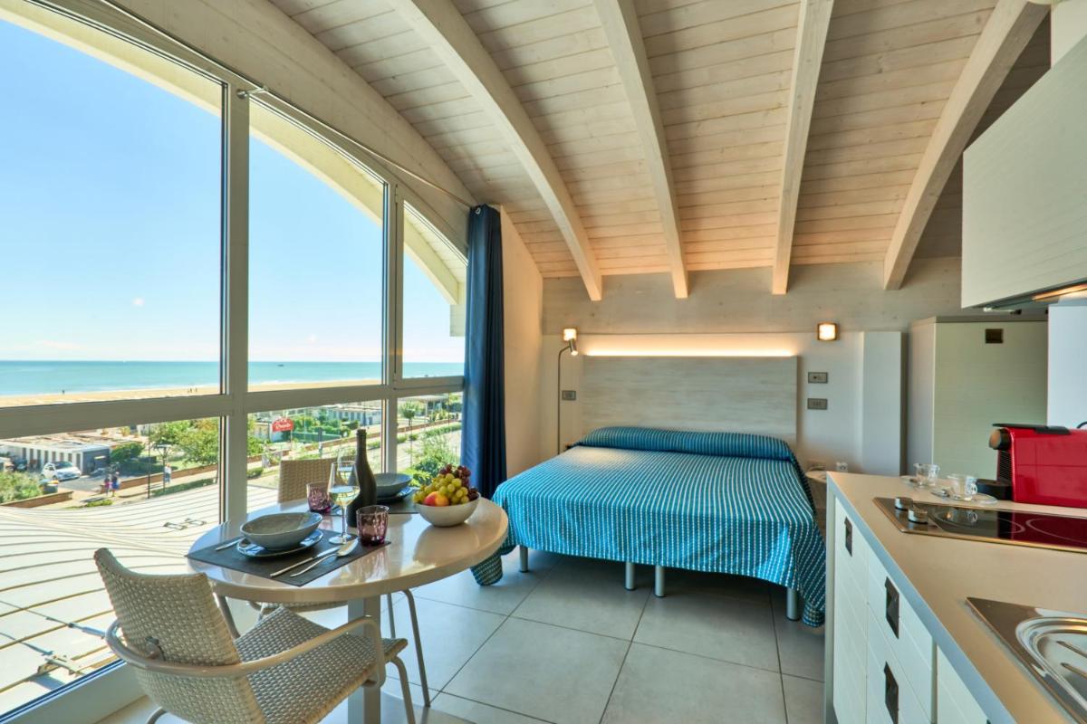 JUST SUITES - Housity