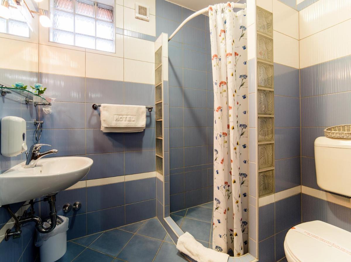Hotel Kandilj - Housity