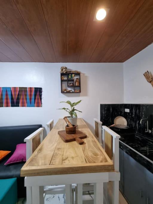 Entire Apartment Baguio City - CS PINES Dahlia Unit - Housity