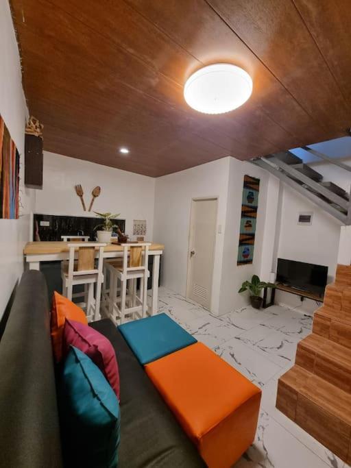 Entire Apartment Baguio City - CS PINES Dahlia Unit - Housity