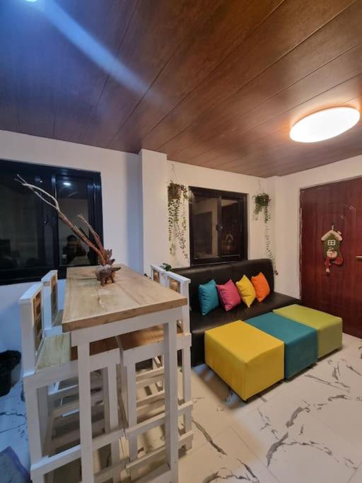 Suitetrails - Entire Apartment Baguio City - CS PINES Buttercup Unit