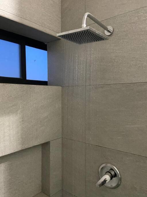 Residencia Encinos, Nueva con oficina y asador - Housity