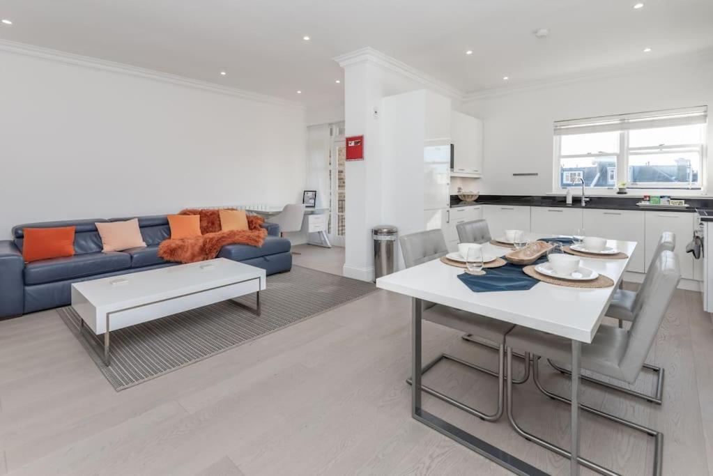 Suitetrails - Stylish two bed apartment in the heart of Chelsea