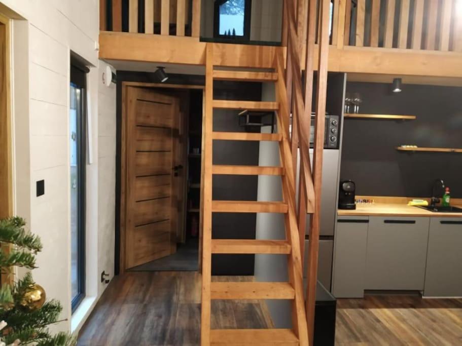 Wooden cave - Housity