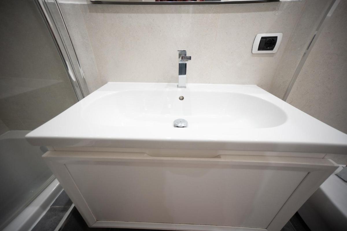 Angelico Luxury House - Housity