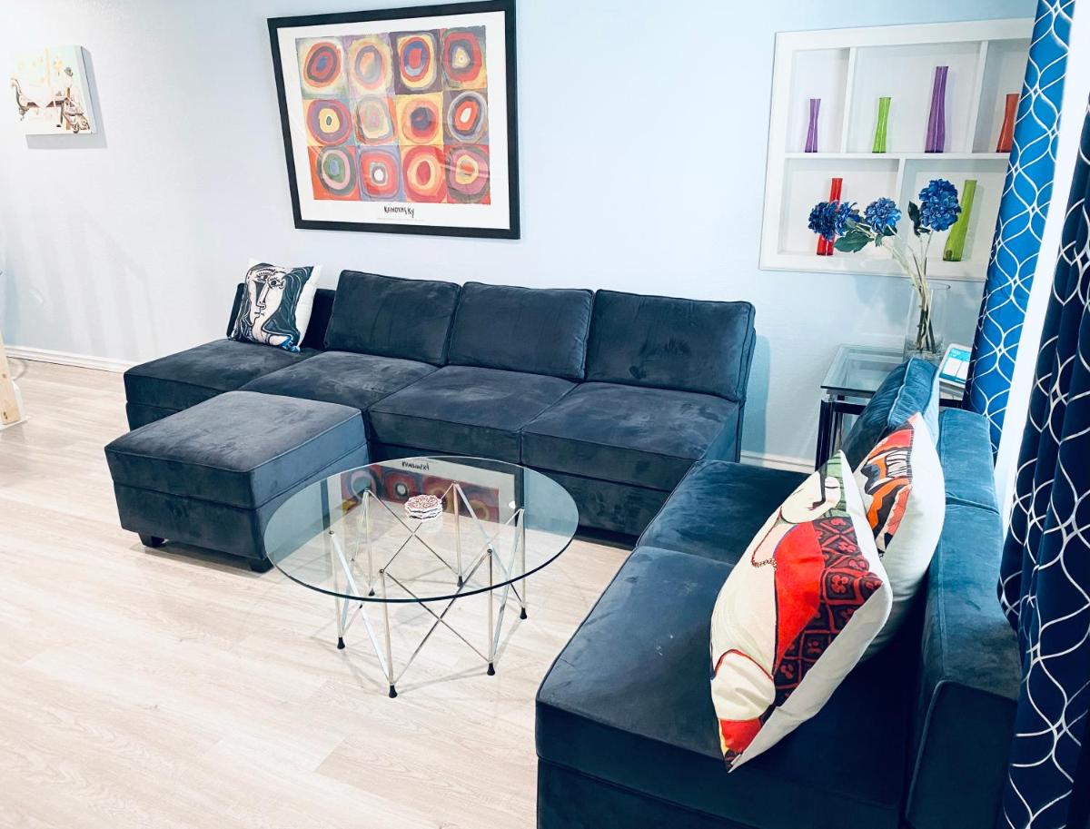 Artsy home by Air Force Academy with office space - Housity