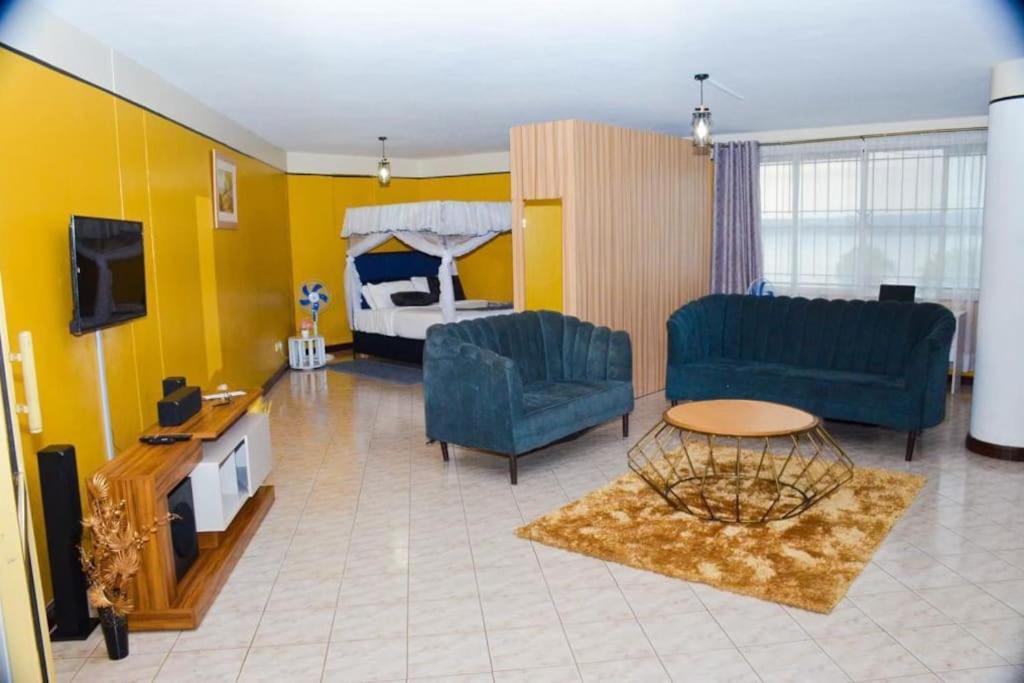 Swan Lakeview Apartment ,WiFi,Netflix,Free Parking, Horizon and Sunset - Housity