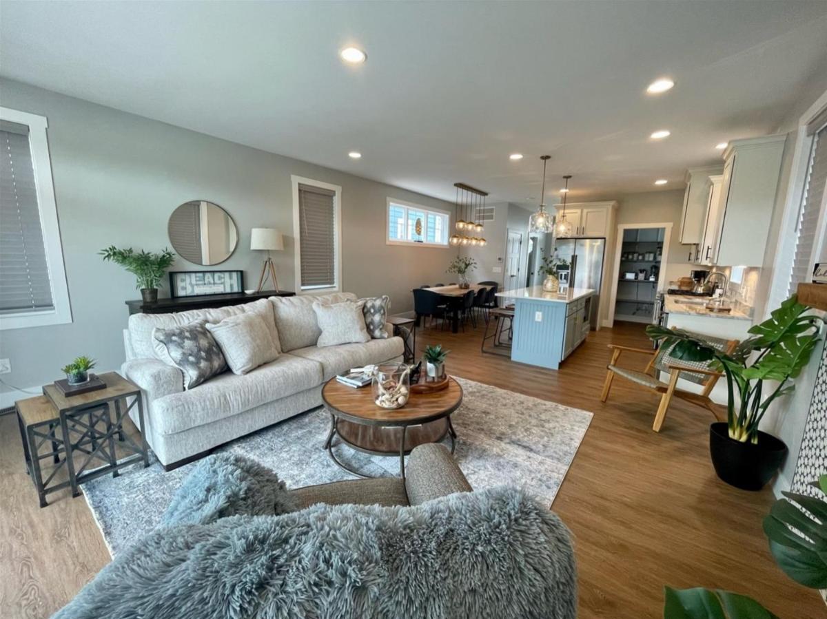 Harbor House - Housity